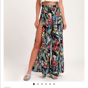 Lulus split leg pants size large